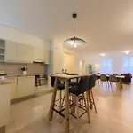 Charming 2-Bedroom Apartment In The Heart Of Lausanne Rsf2