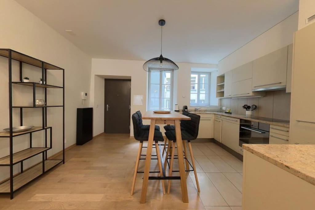 Appartement Charming 2-bedroom In The Heart Of Rsf2 *